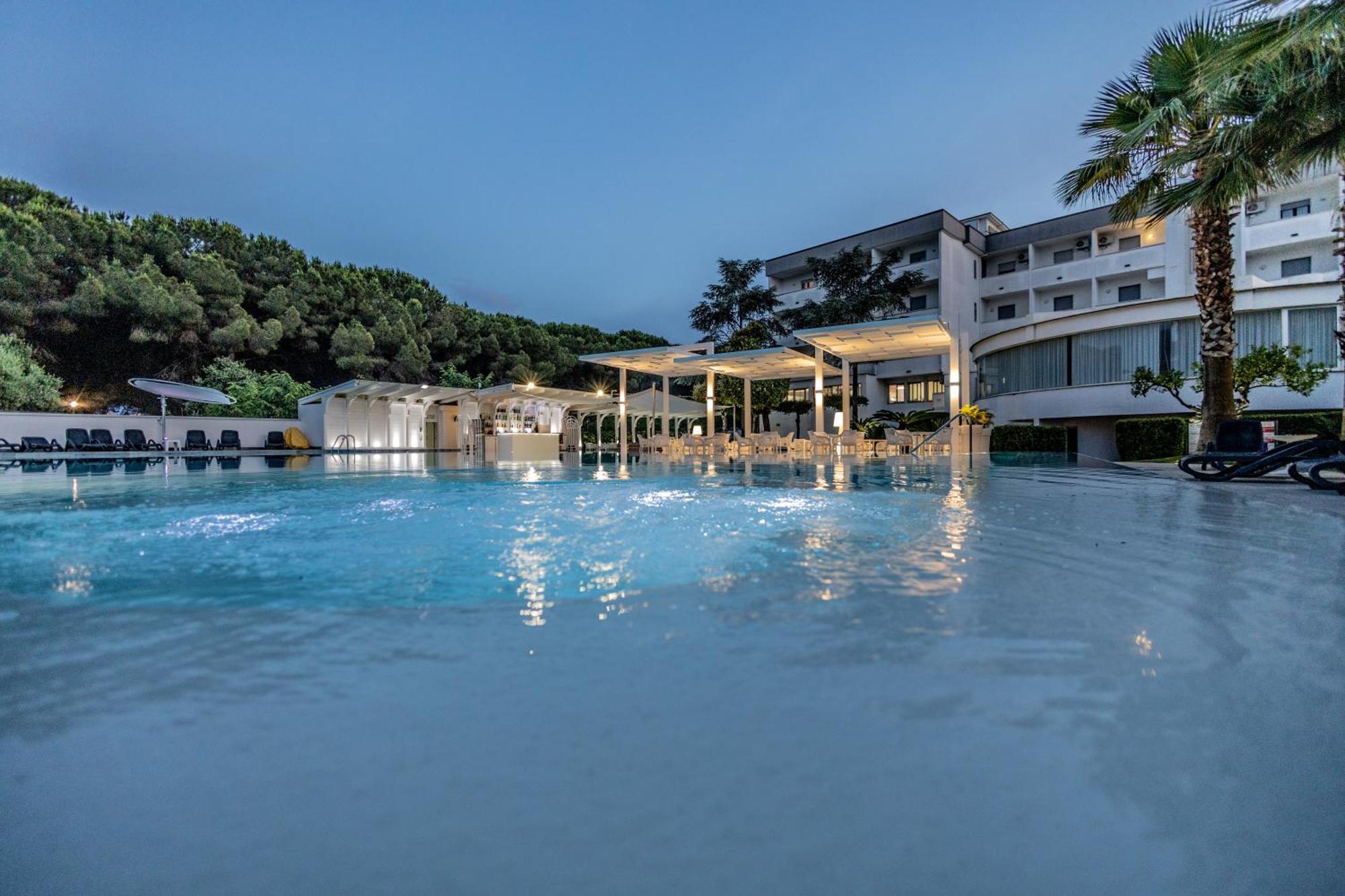 Hotel Le Palme Paestum Exteriör bild