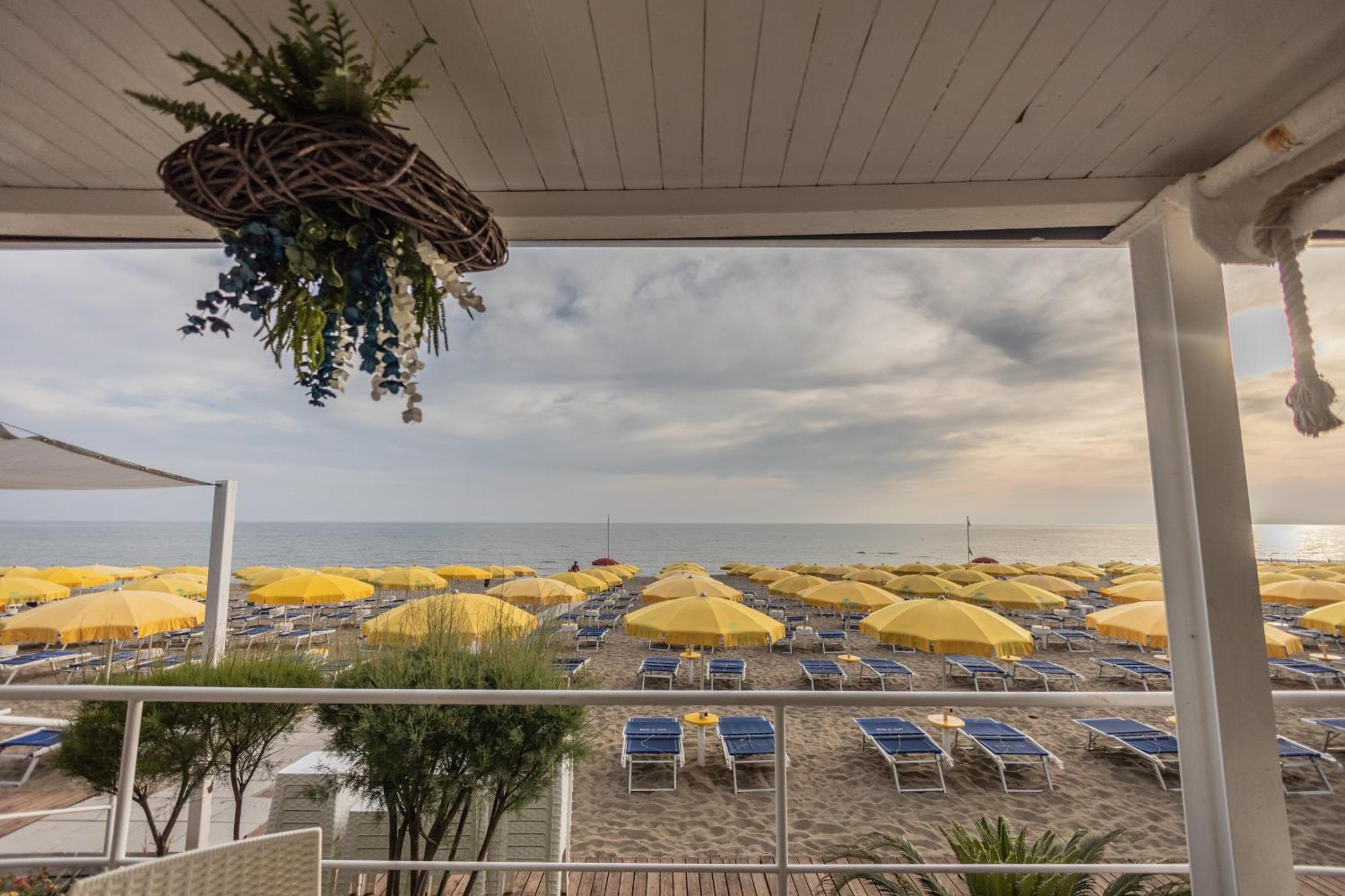 Hotel Le Palme Paestum Exteriör bild